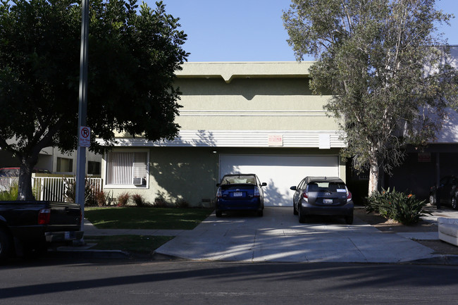 3741 Vinton Ave in Los Angeles, CA - Foto de edificio - Building Photo