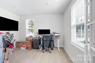 9226 Mallard Mls Dr in Charlotte, NC - Foto de edificio - Building Photo
