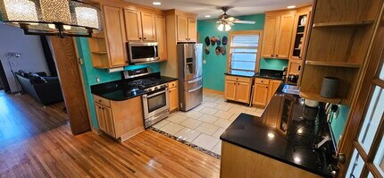 3046 McKinley St NE in Minneapolis, MN - Foto de edificio - Building Photo