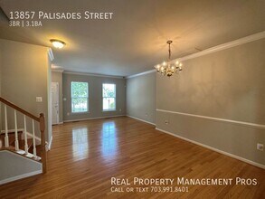 13857 Palisades St in Woodbridge, VA - Building Photo - Building Photo