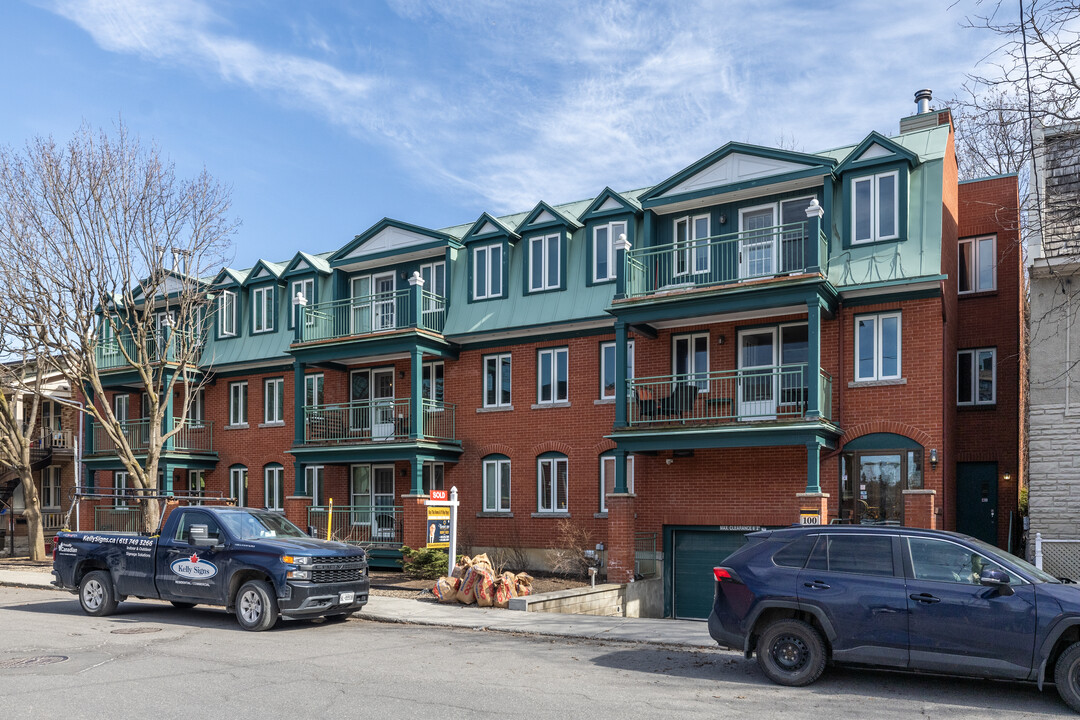 100 St Bruyère in Ottawa, ON - Building Photo