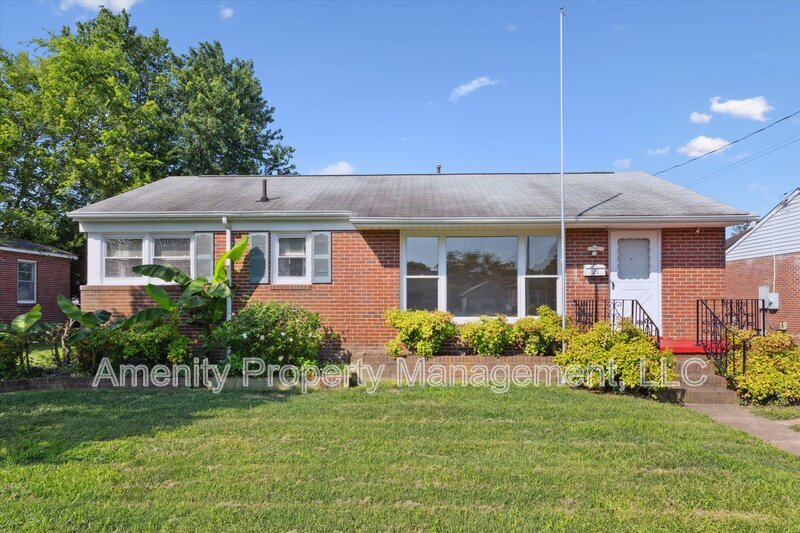 21 Mansford Dr in Hampton, VA - Building Photo
