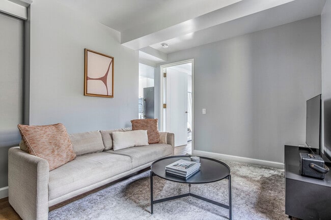 240 W 73rd St