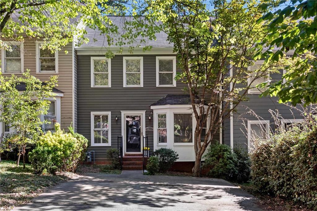1427 Old Virginia Ct SE in Marietta, GA - Foto de edificio