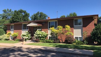 2104 Spring St, Unit 3 in Hastings, MN - Building Photo