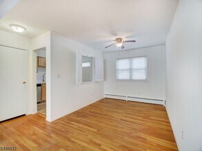 2467 NJ-10 in Morris Plains, NJ - Building Photo - Building Photo