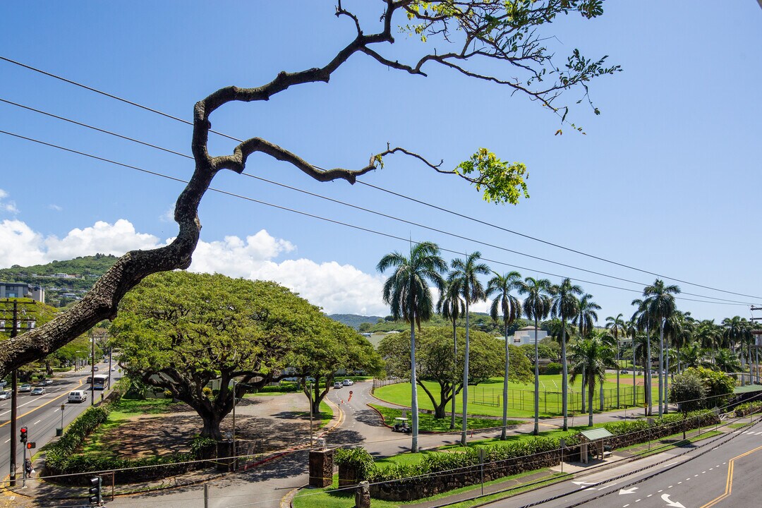 1535 Punahou St in Honolulu, HI - Building Photo