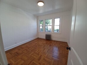43-10 56th St in Queens, NY - Building Photo - Building Photo