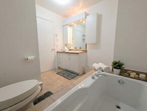 4595 Rue L'Écuyer, Unit SI ID1473543P in Laval, QC - Building Photo - Building Photo