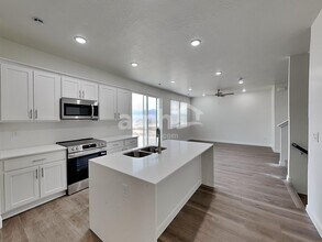 1244 W Mahogany St in Saratoga Springs, UT - Building Photo - Building Photo