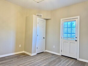 218 College St in Oxford, NC - Foto de edificio - Building Photo