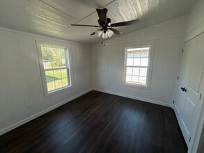 305 W Broadway Ave in Ponca City, OK - Foto de edificio - Building Photo