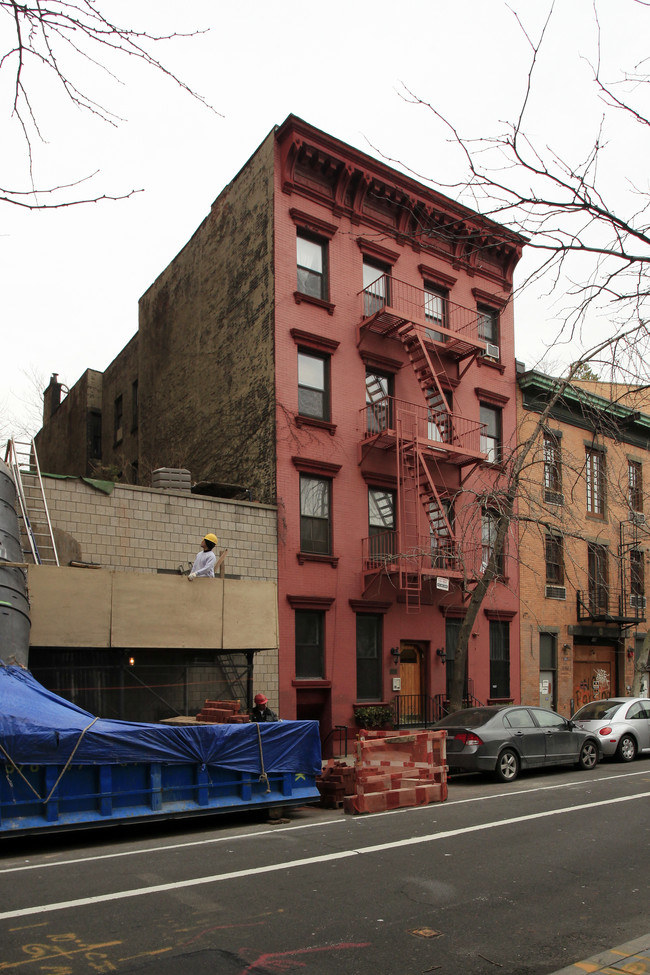 273 W Tenth St in New York, NY - Foto de edificio - Building Photo
