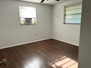 8131 Cass Rd, Unit 8131 in Zephyrhills, FL - Foto de edificio - Building Photo