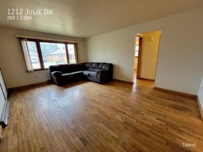 1212 Julie Dr in Champaign, IL - Building Photo - Building Photo