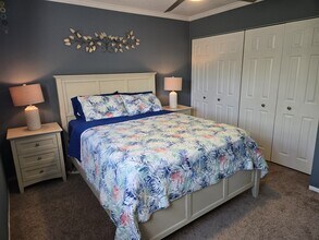 5242 NE 6th Ave, Unit D27 in Fort Lauderdale, FL - Building Photo - Building Photo