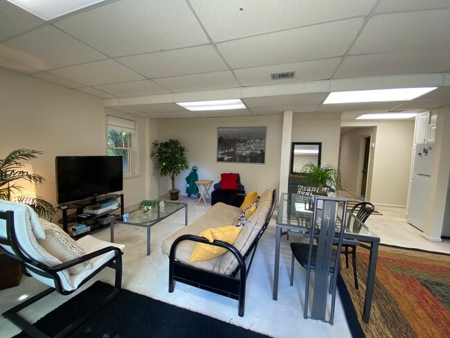 5102 Warren Plz NW, Unit 1