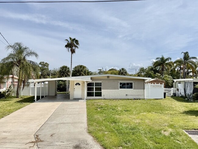 5045 Osprey Ln in New Port Richey, FL - Building Photo - Building Photo