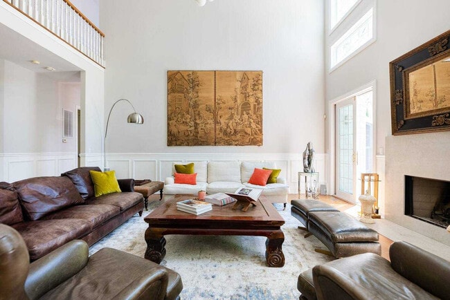 19 Old School House Ln in East Hampton, NY - Building Photo - Building Photo