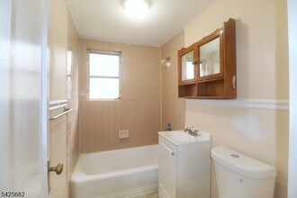 592 Sherman Ave in Roselle, NJ - Building Photo - Building Photo