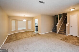 2050 Downs Pl in Lithonia, GA - Building Photo - Building Photo