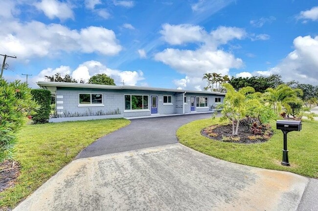 208 NW 1st St in Boynton Beach, FL - Building Photo - Building Photo