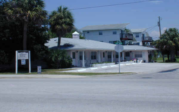 Winward Colony Apartments in Indian Rocks Beach, FL - Building Photo