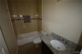 10 Upas Dr in Edinburg, TX - Building Photo - Building Photo