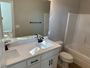 124 W Spring St in Fayetteville, AR - Building Photo - Building Photo