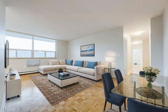 Concord Apartments in Hamilton, ON - Building Photo - Building Photo