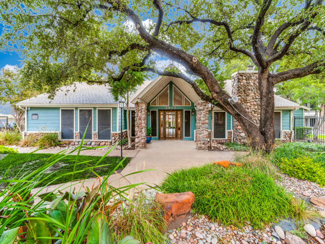 The Reid Apartments in Grand Prairie, TX - Foto de edificio - Building Photo