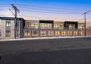 30 Veterans Memorial Pkwy in East Providence, RI - Building Photo