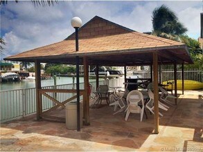 7207 Bay Dr in Miami Beach, FL - Building Photo - Building Photo