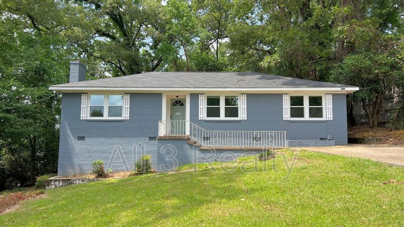 3505 Pelzer Ave in Montgomery, AL - Building Photo