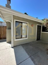 515 Newport Dr in Lompoc, CA - Building Photo - Building Photo