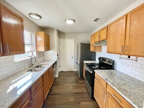 310 Channing Ave in San Antonio, TX - Building Photo - Building Photo