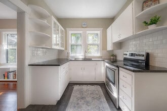 5708 N Suwanee Ave in Tampa, FL - Building Photo - Building Photo