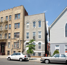 2211 New York Ave in Union City, NJ - Building Photo - Building Photo