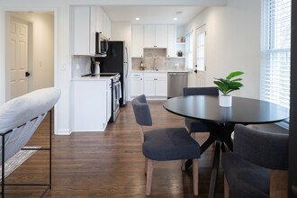 203 Leake Ave, Unit A in Nashville, TN - Foto de edificio - Building Photo