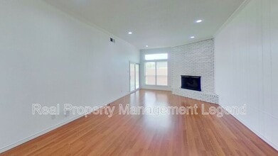 3607 Stables Ln in Dallas, TX - Building Photo - Building Photo