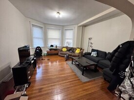 24 Euston St, Unit 1 in Brookline, MA - Building Photo