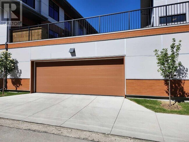 400-400 Belmont St SW in Calgary, AB - Building Photo - Building Photo