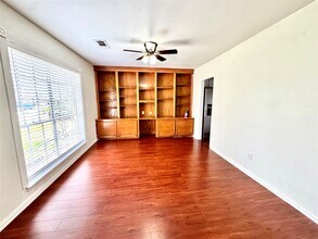 5813 Lucy Ln in Pasadena, TX - Building Photo - Building Photo