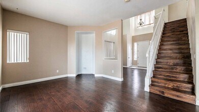 824 Clear Diamond Ave in Las Vegas, NV - Building Photo - Building Photo