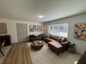 1128 W College St Ext in Griffin, GA - Building Photo - Building Photo