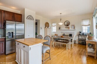 358 S Winchester Dr in Round Lake, IL - Building Photo - Building Photo