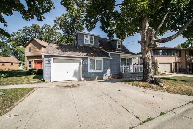property at 114 5th Ave N