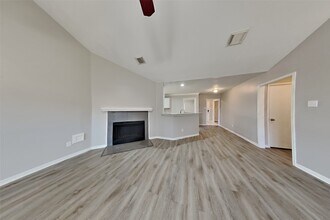 2510 Foxden Dr in Pearland, TX - Building Photo - Building Photo