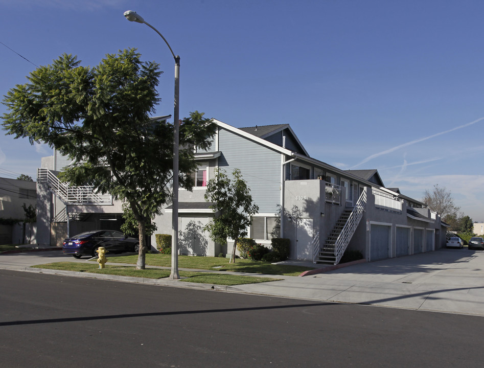 4109-4111 W Carol Dr in Fullerton, CA - Building Photo