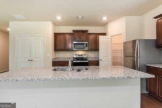 132 Innis Brk Cir in Cartersville, GA - Building Photo - Building Photo
